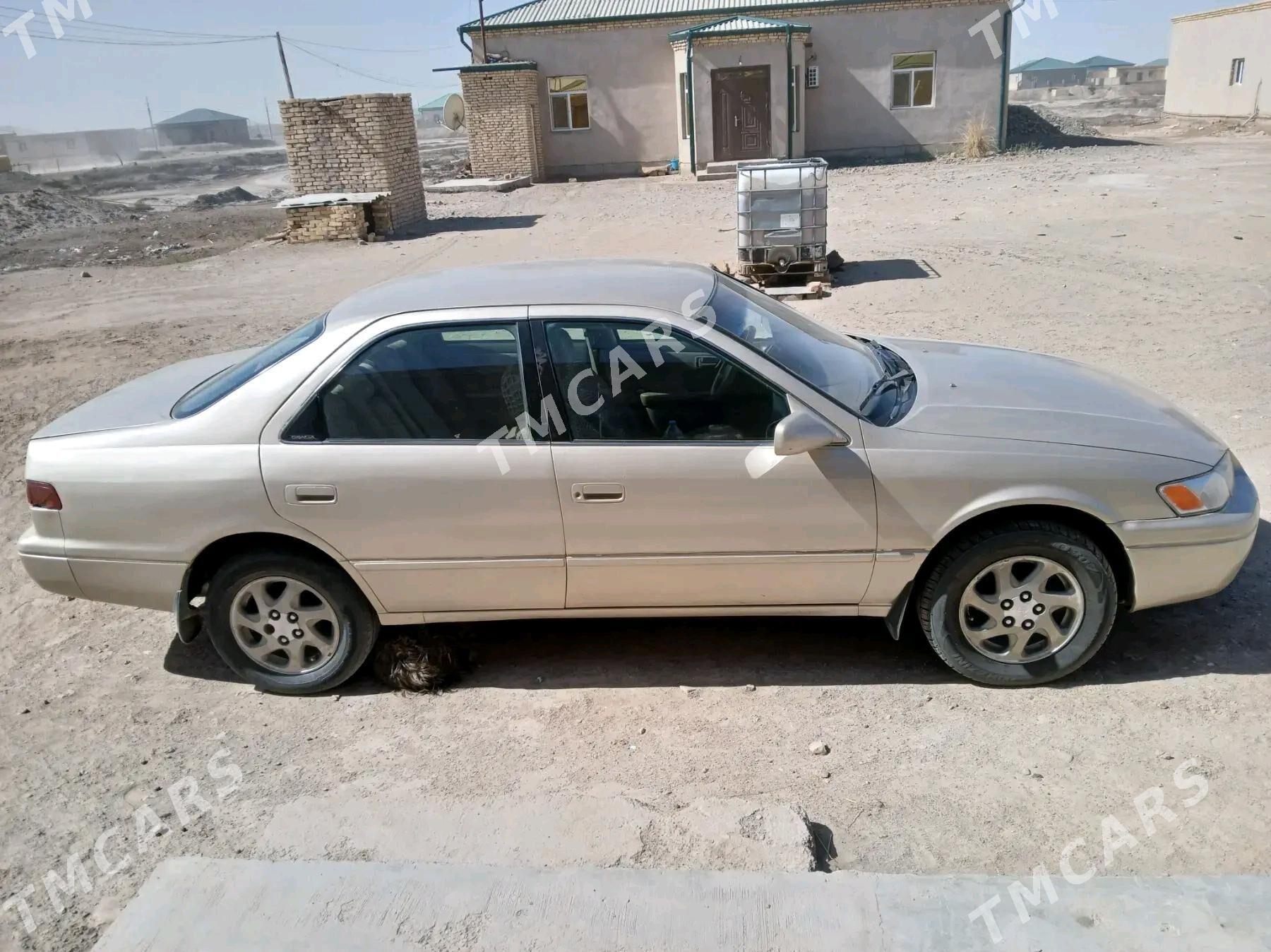 Toyota Camry 1998 - 100 000 TMT - Дашогуз - img 2