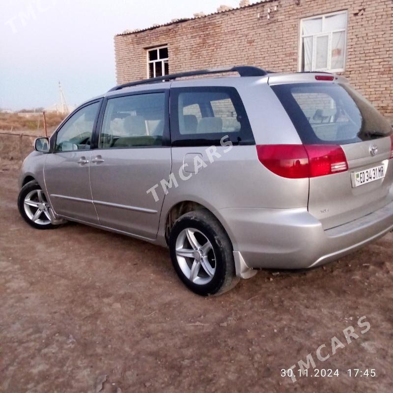 Toyota Sienna 2003 - 185 000 TMT - Мургап - img 5