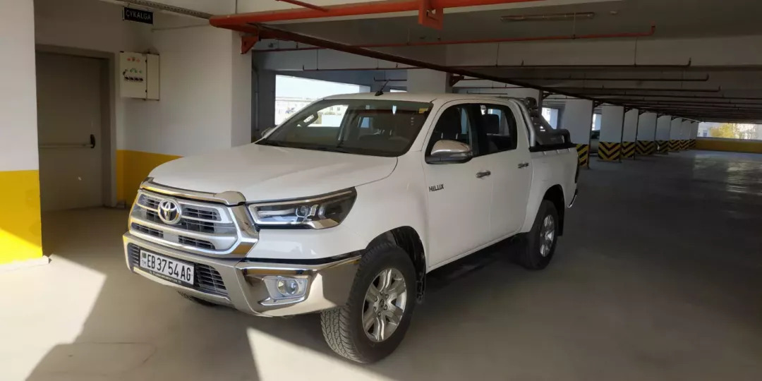 Toyota Hilux 2021 - 580 000 TMT - Aşgabat - img 6