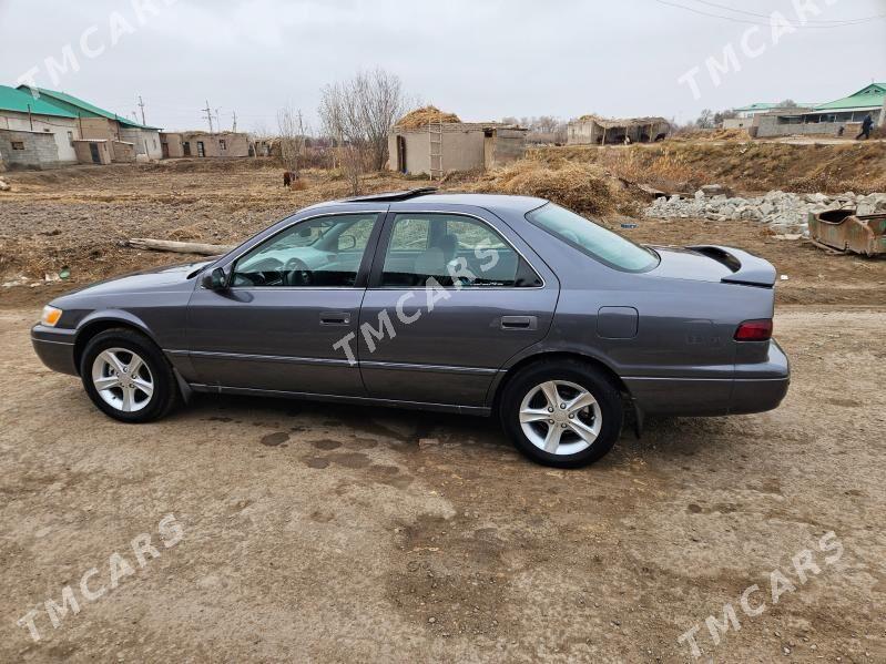 Toyota Camry 1998 - 125 000 TMT - Köneürgenç - img 3