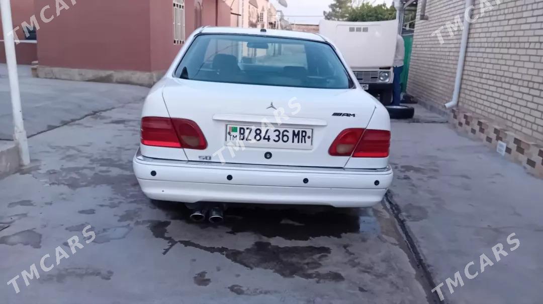 Mercedes-Benz E55 AMG 1998 - 75 000 TMT - Baýramaly - img 2