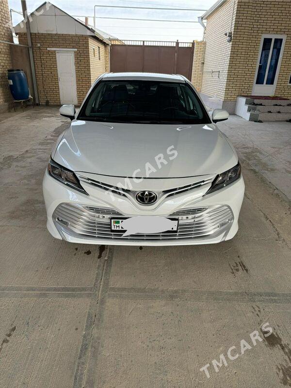 Toyota Camry 2020 - 255 000 TMT - Baýramaly - img 9