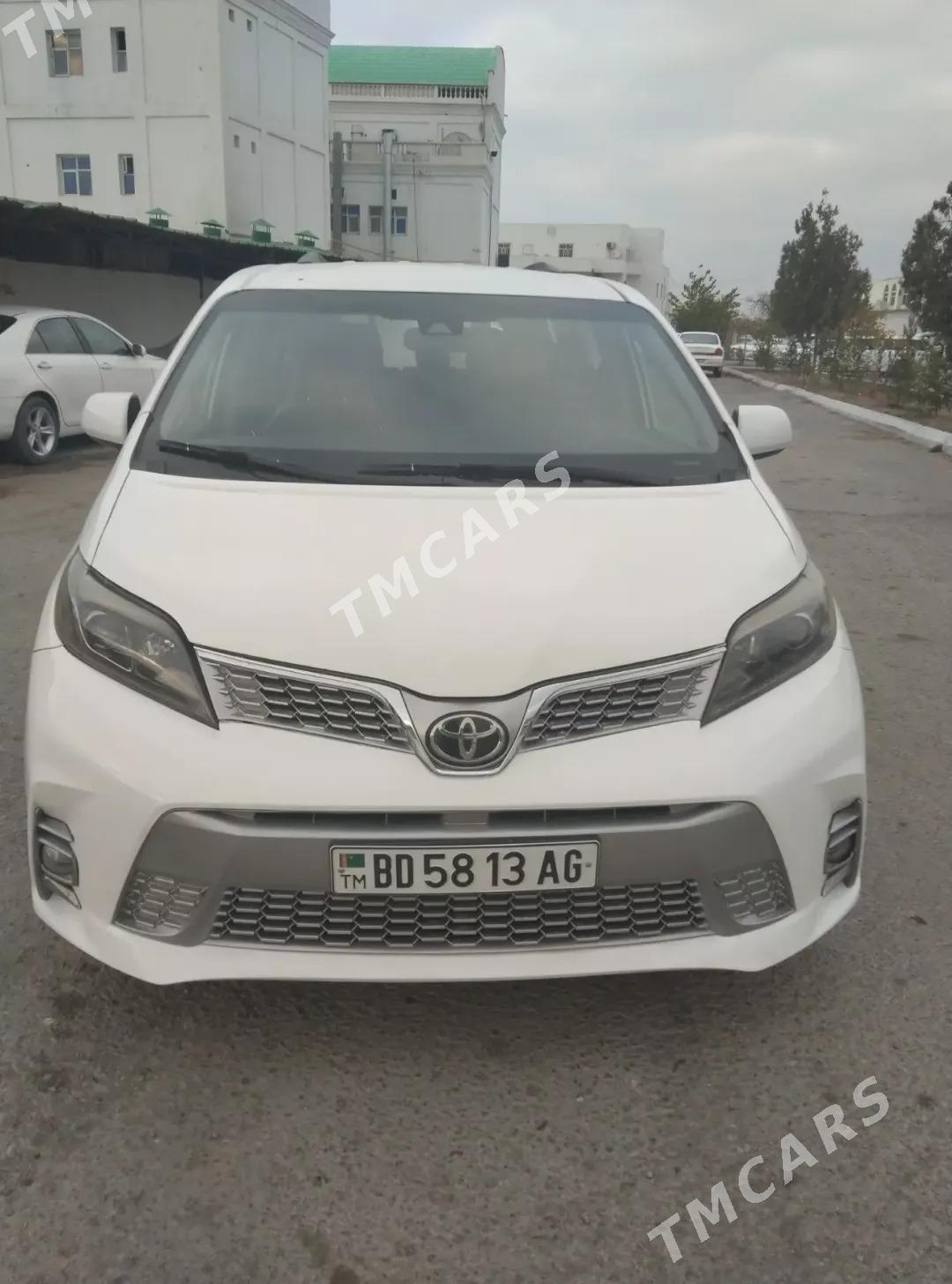 Toyota Sienna 2019 - 321 000 TMT - Ашхабад - img 3