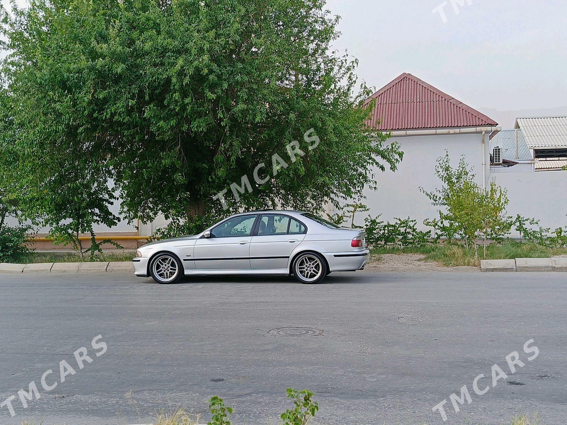 BMW E39 2002 - 125 000 TMT - Балканабат - img 4