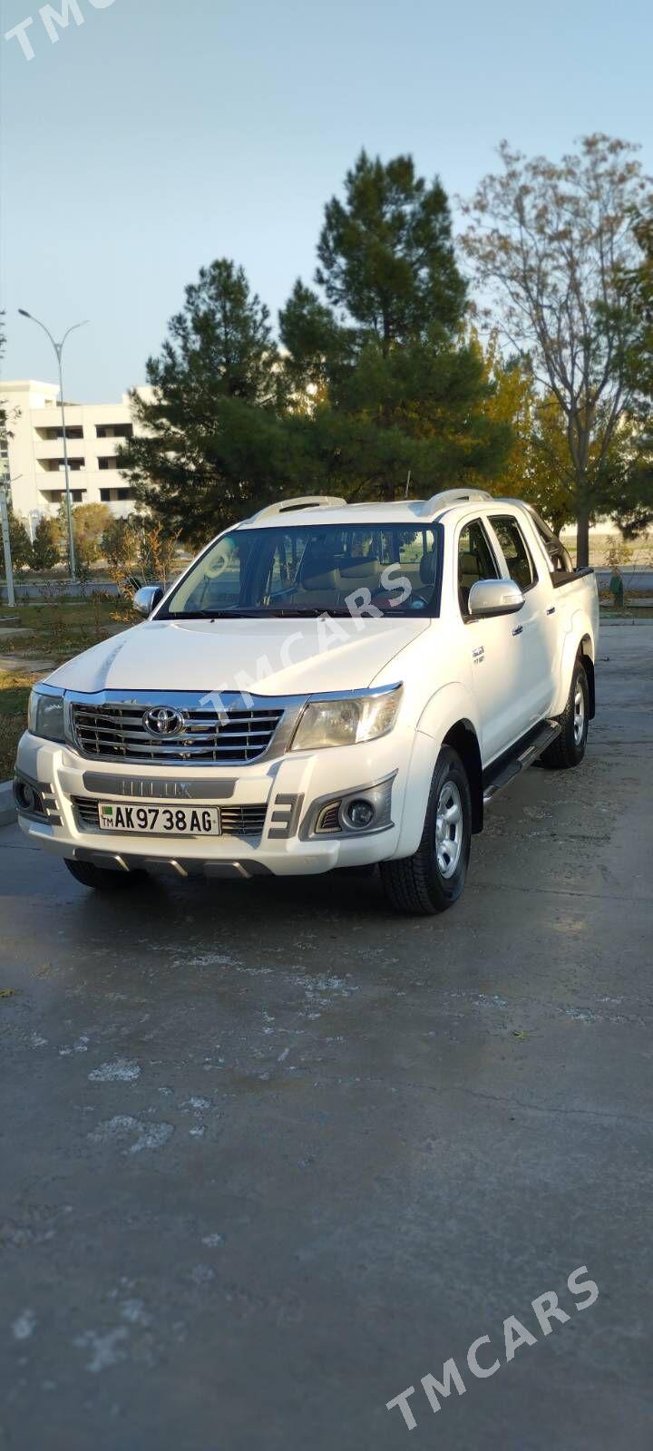 Toyota Hilux 2013 - 335 000 TMT - Aşgabat - img 3