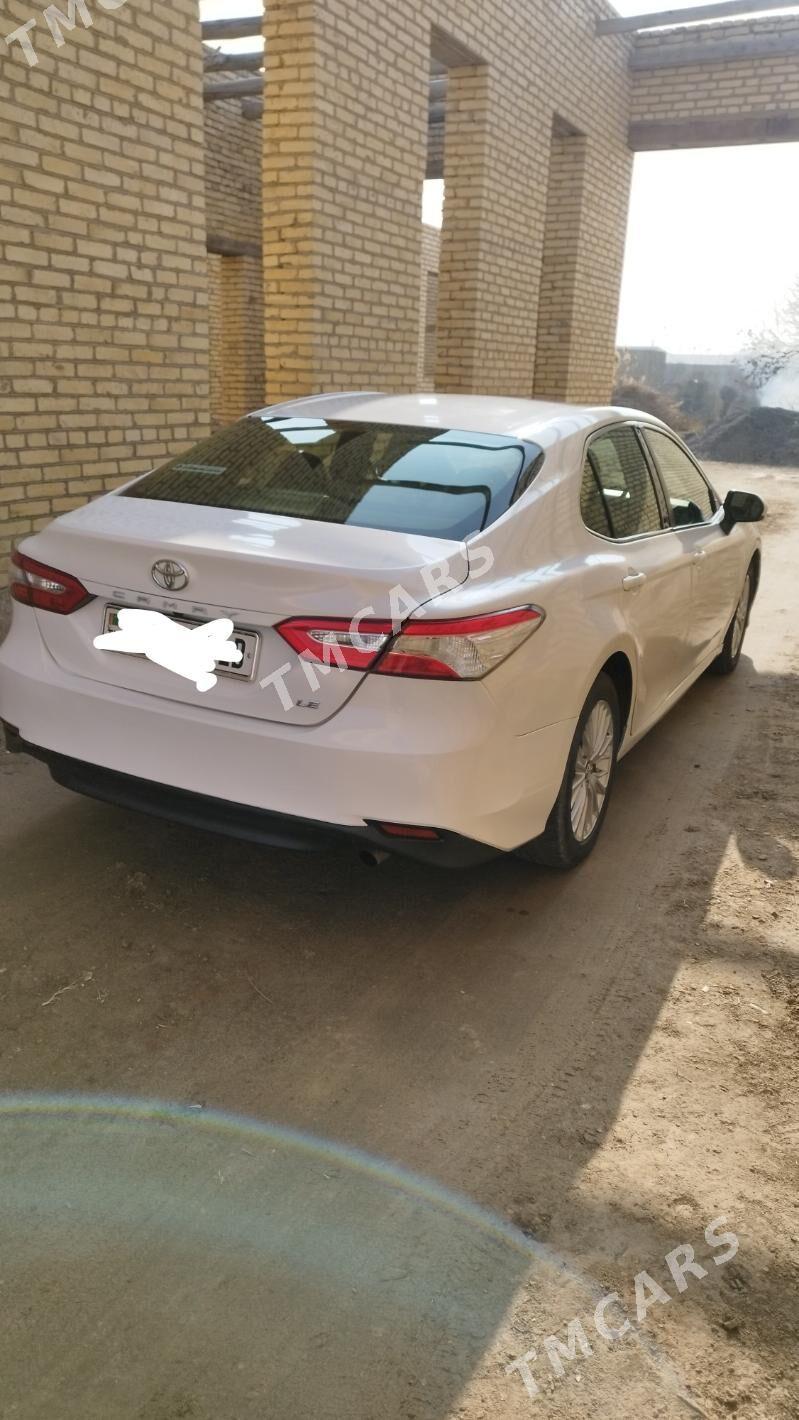 Toyota Camry 2019 - 230 000 TMT - Çärjew - img 3