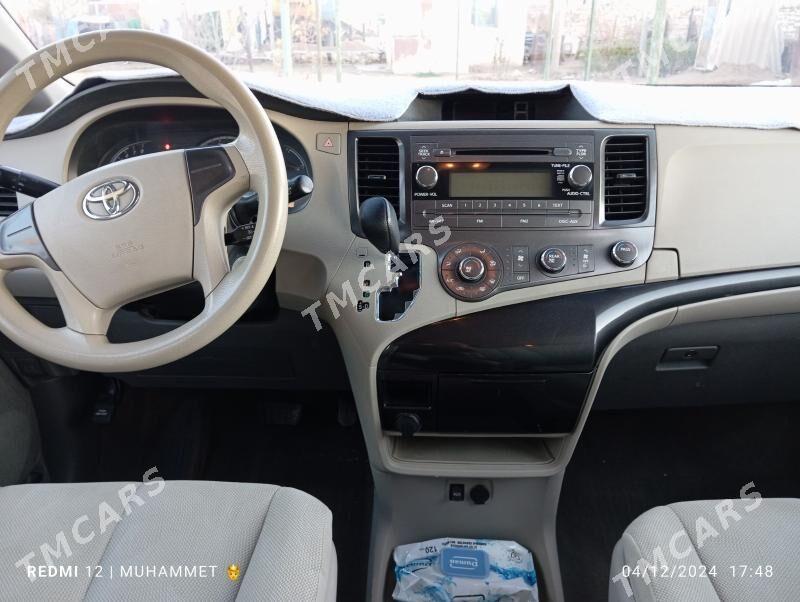 Toyota Sienna 2011 - 260 000 TMT - Türkmenbaşy - img 5