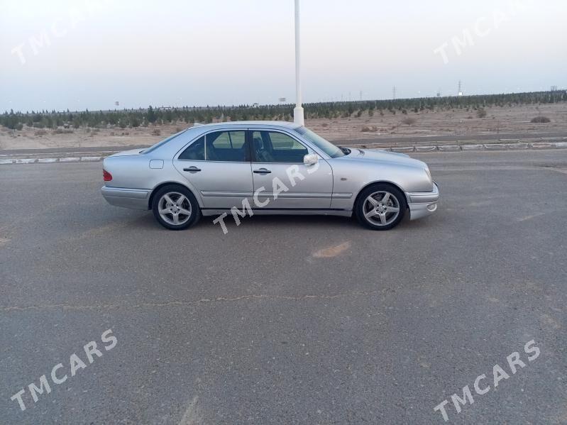 Mercedes-Benz E320 1997 - 60 000 TMT - Türkmenbaşy - img 4