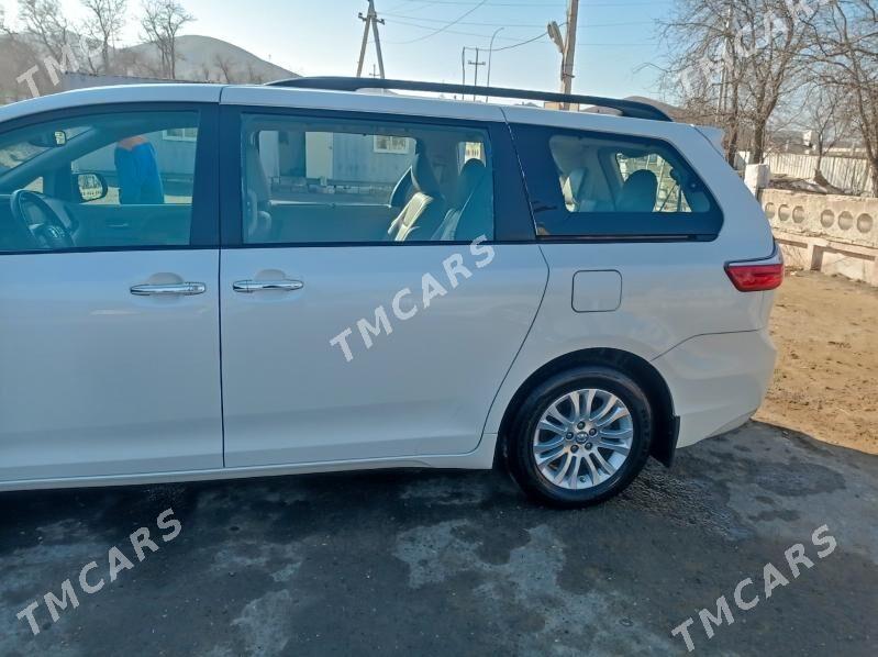 Toyota Sienna 2017 - 400 000 TMT - Туркменбаши - img 2