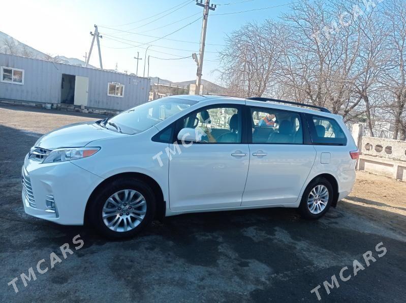 Toyota Sienna 2017 - 400 000 TMT - Туркменбаши - img 6