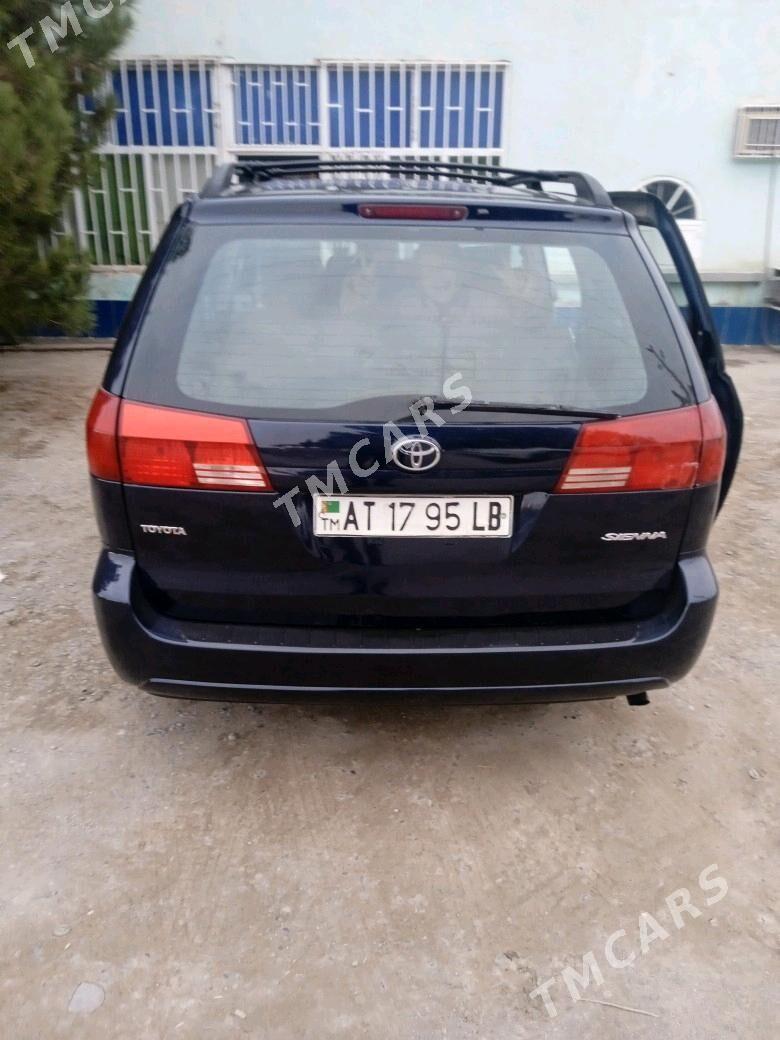 Toyota Sienna 2004 - 200 000 TMT - Çärjew - img 2