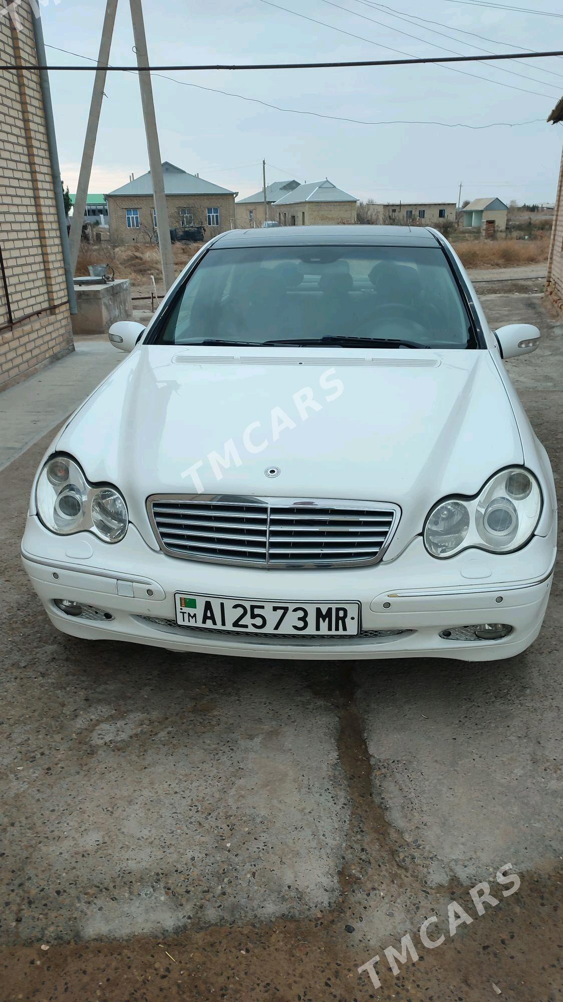 Mercedes-Benz E320 2003 - 120 000 TMT - Mary - img 4