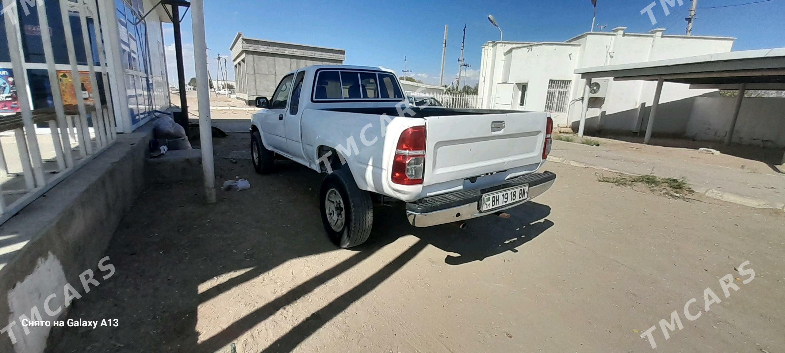 Toyota Hilux 1992 - 80 000 TMT - Jebel - img 2