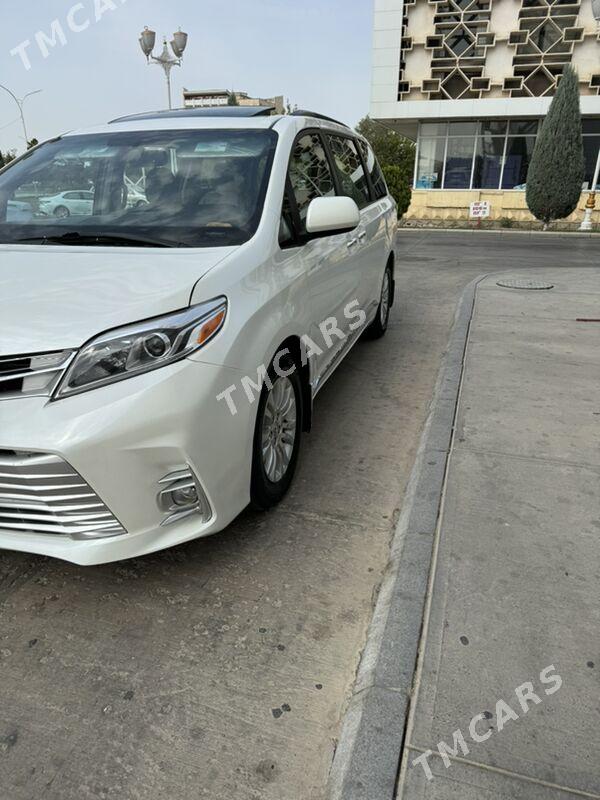 Toyota Sienna 2018 - 397 000 TMT - Мары - img 3