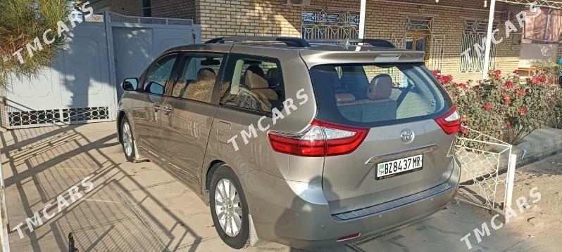 Toyota Sienna 2016 - 500 000 TMT - Байрамали - img 6