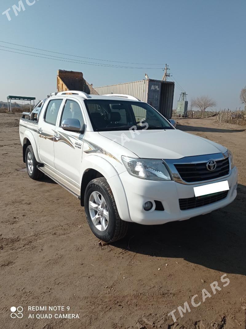 Toyota Hilux 2015 - 350 000 TMT - Керки - img 2