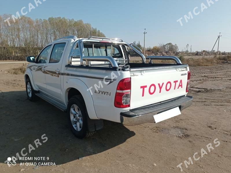 Toyota Hilux 2015 - 350 000 TMT - Керки - img 4