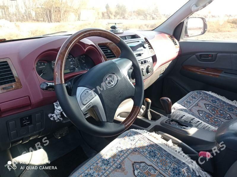 Toyota Hilux 2015 - 350 000 TMT - Керки - img 5