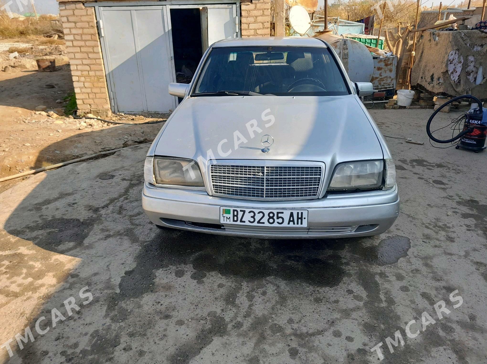 Mercedes-Benz C250 1997 - 29 000 TMT - Бабадайхан - img 3