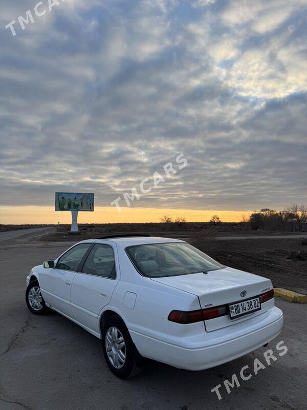 Toyota Camry 1999 - 127 000 TMT - Köneürgenç - img 5