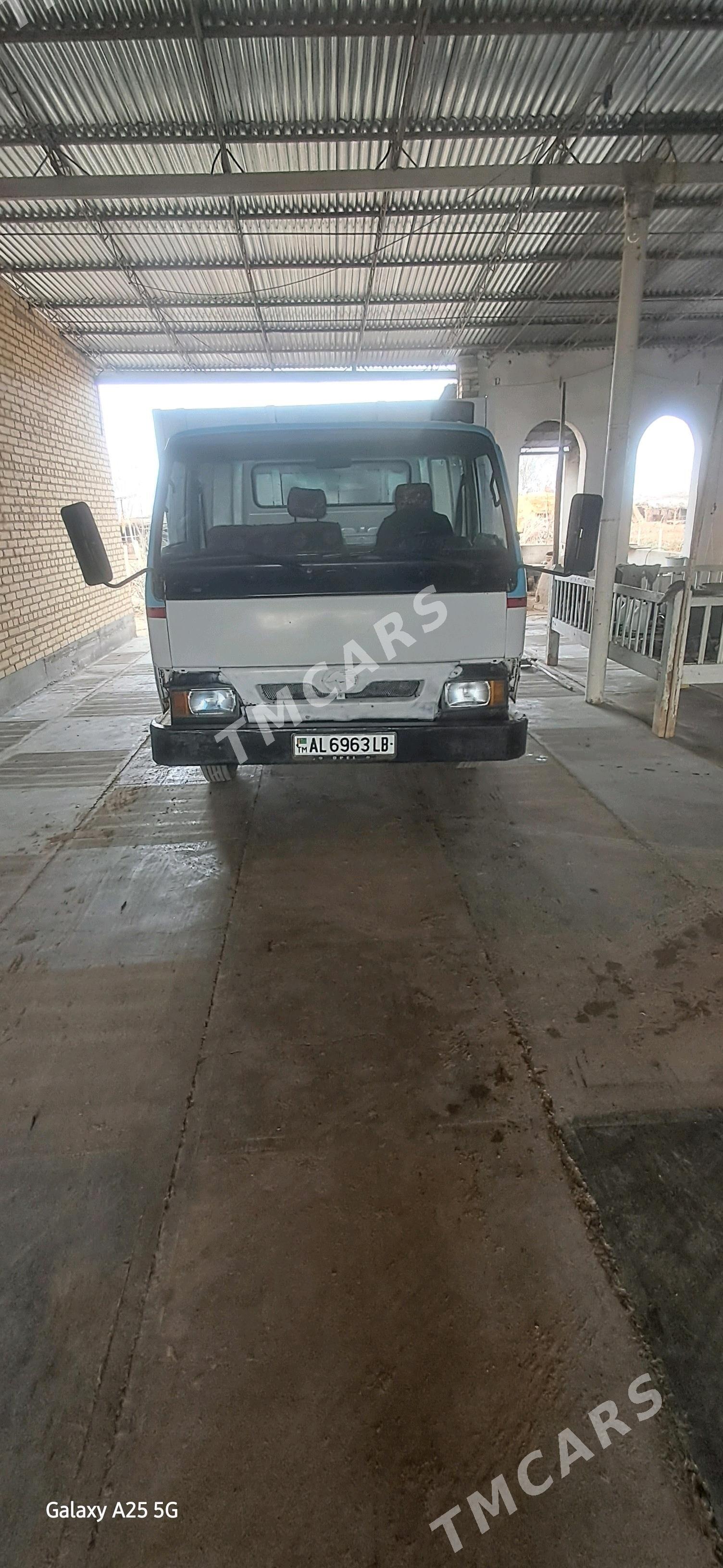 Mitsubishi Canter 2005 - 150 000 TMT - Саят - img 2