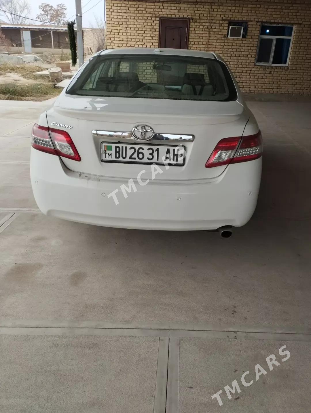 Toyota Camry 2010 - 153 000 TMT - Кака - img 3