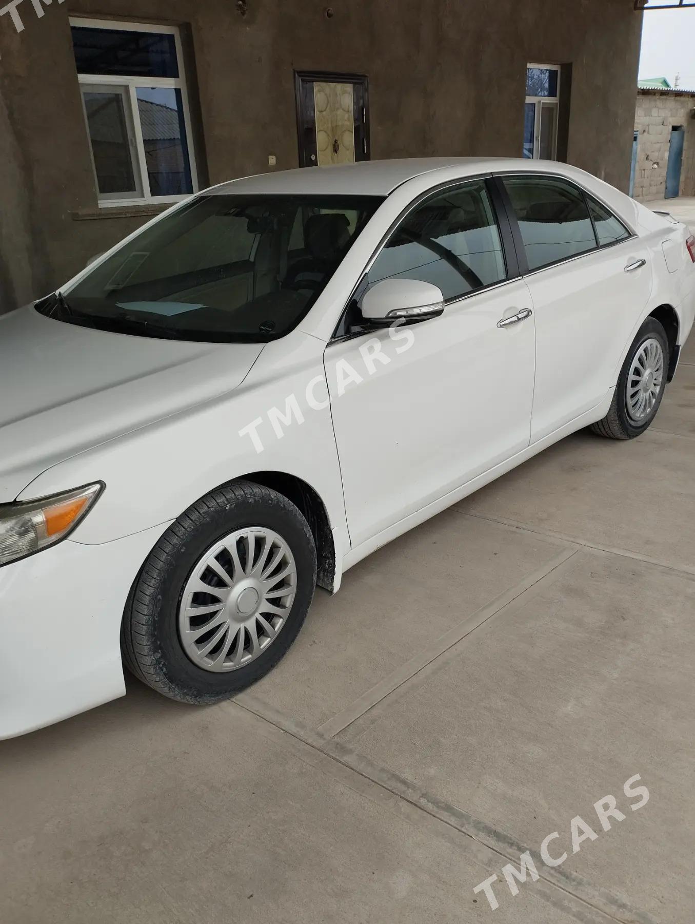 Toyota Camry 2010 - 153 000 TMT - Кака - img 2