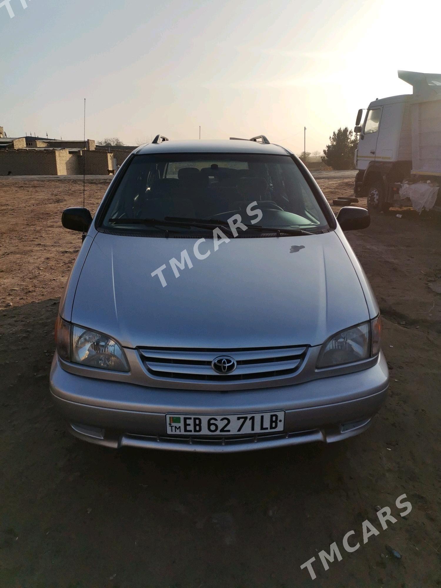 Toyota Sienna 2002 - 130 000 TMT - Чарджоу - img 2