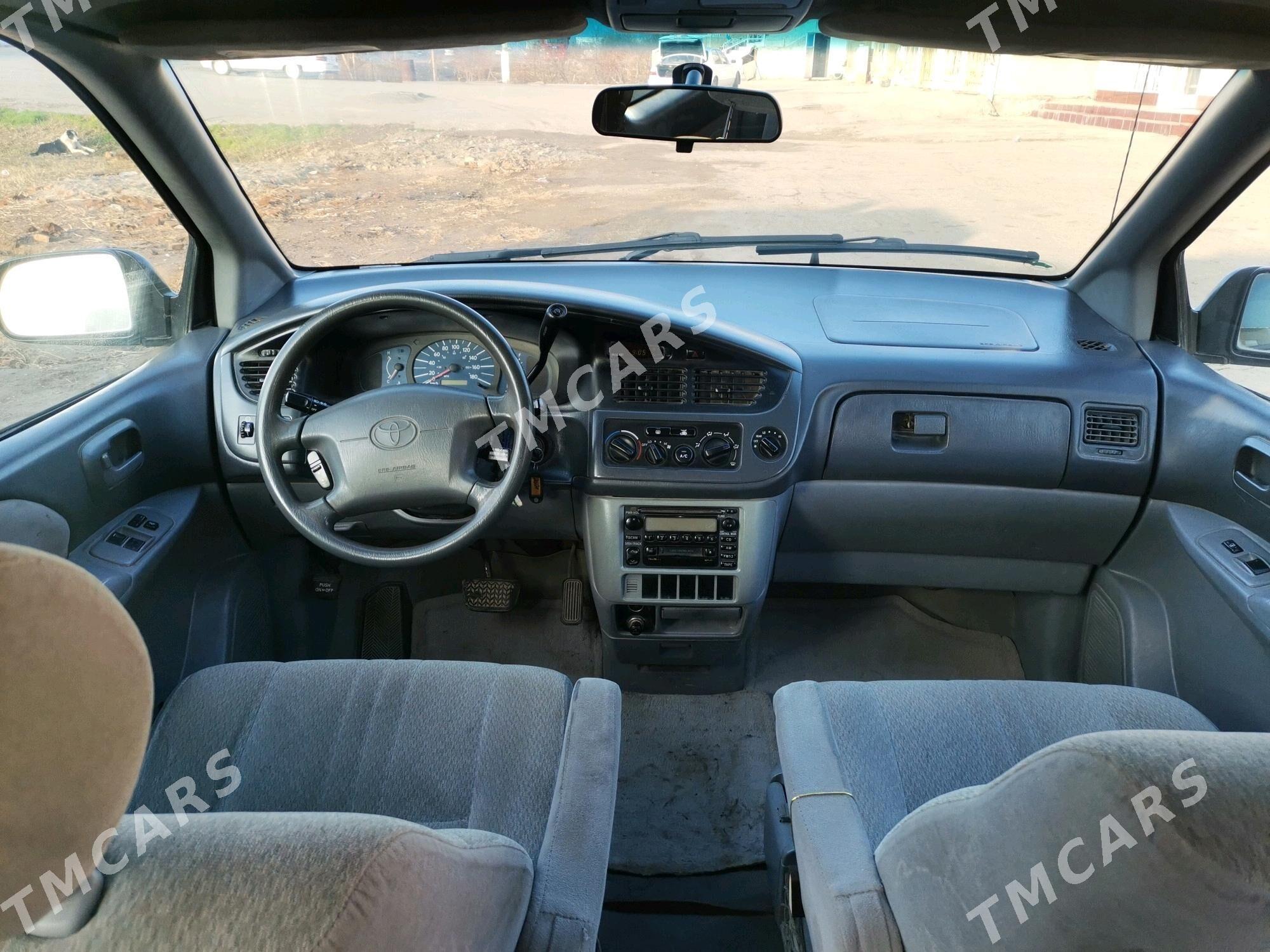 Toyota Sienna 2002 - 130 000 TMT - Чарджоу - img 4