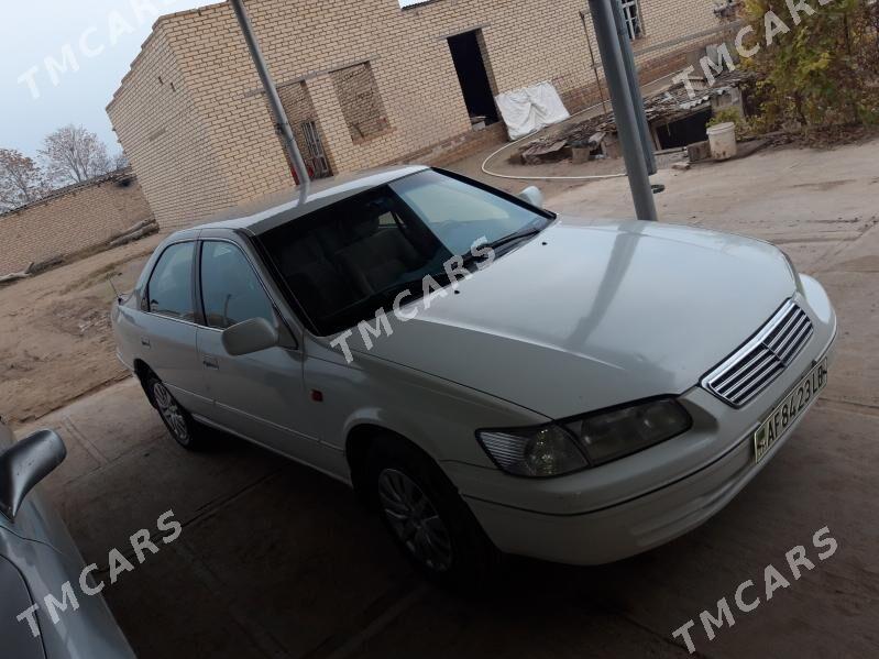 Toyota Camry 1999 - 120 000 TMT - Halaç - img 2