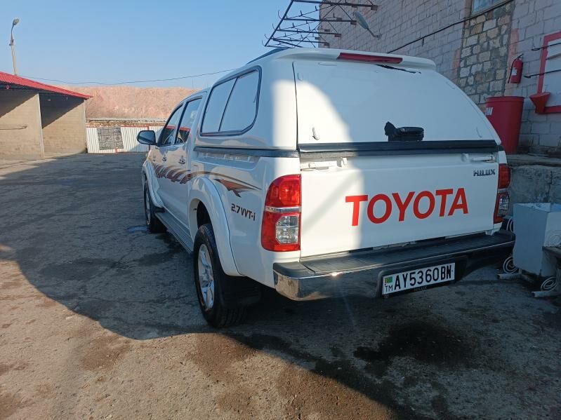 Toyota Hilux 2012 - 290 000 TMT - Туркменбаши - img 2