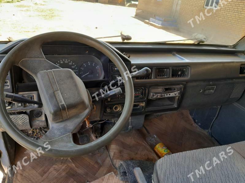 Toyota Hiace 1993 - 50 000 TMT - Туркменгала - img 4