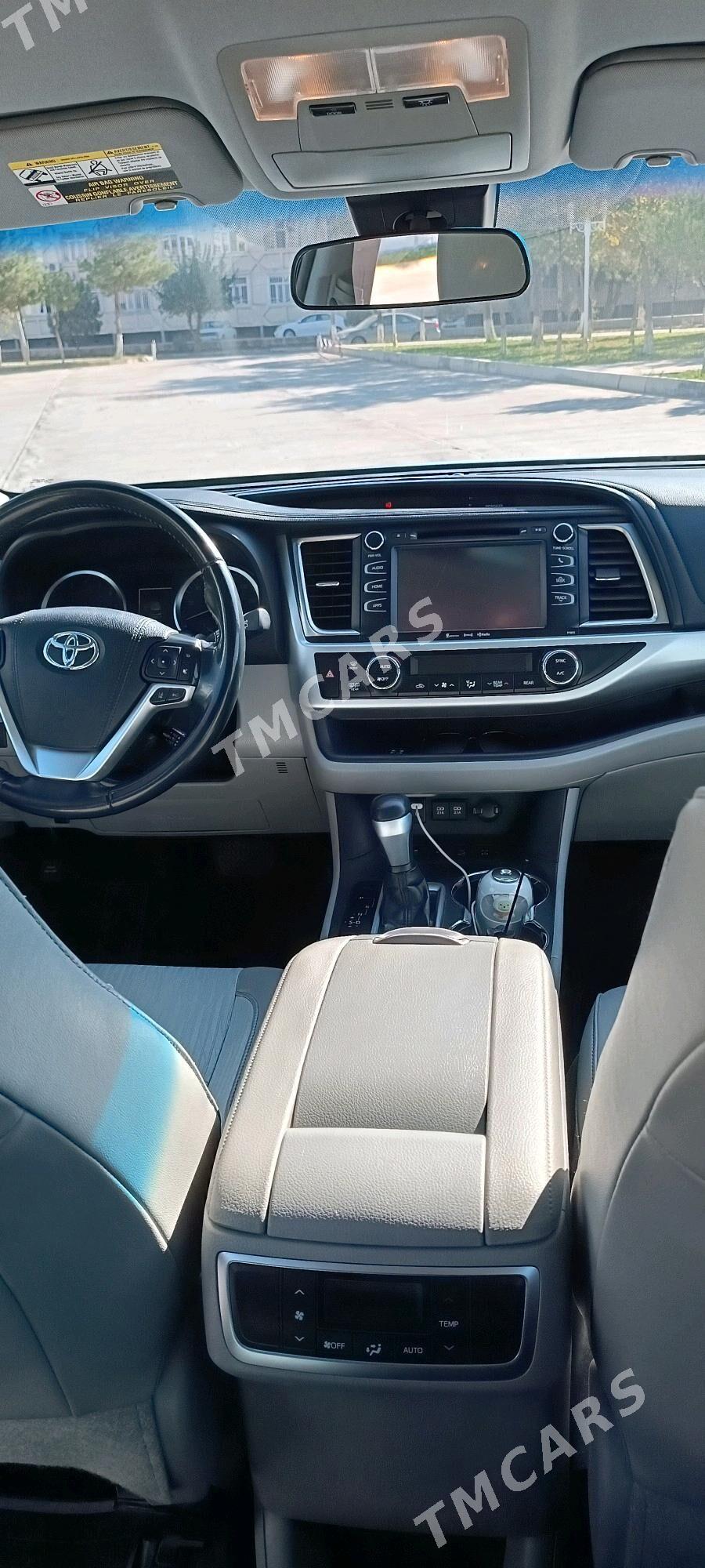 Toyota Highlander 2019 - 380 000 TMT - Мары - img 3