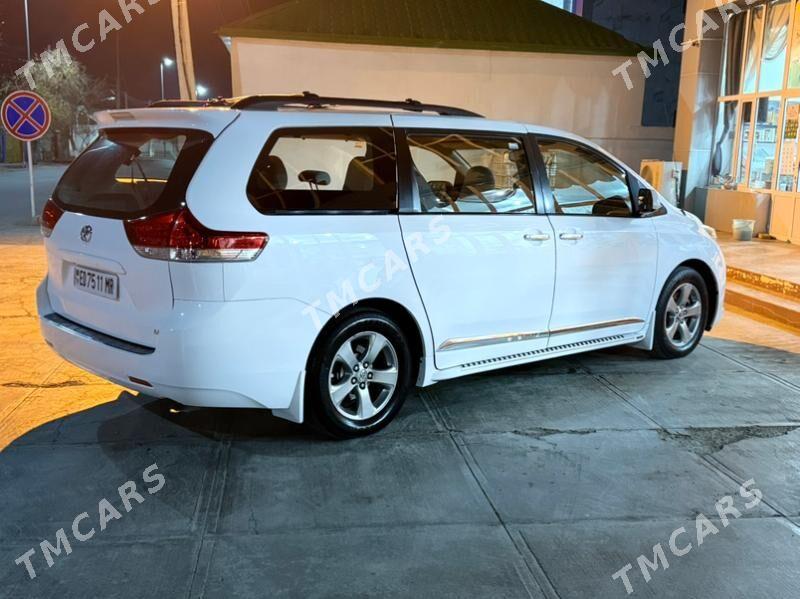 Toyota Sienna 2012 - 290 000 TMT - Мары - img 8