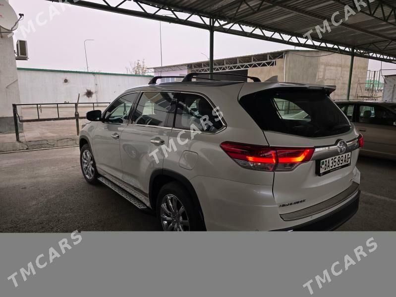 Toyota Highlander 2018 - 385 000 TMT - Арзув - img 3