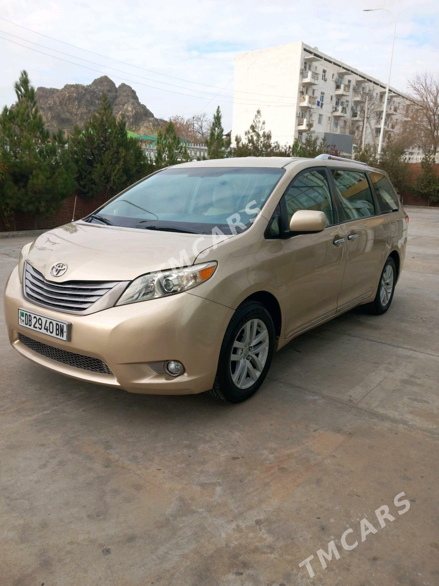 Toyota Sienna 2011 - 270 000 TMT - Туркменбаши - img 3