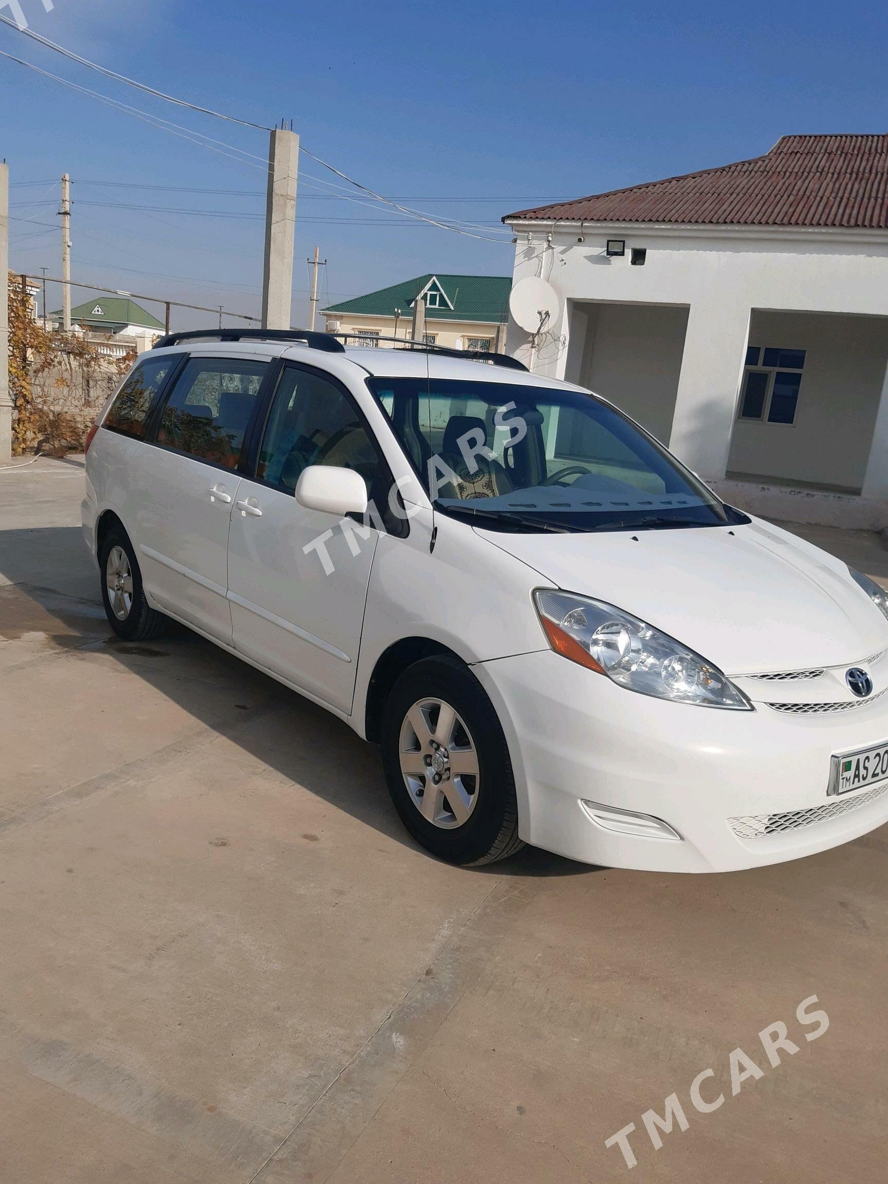 Toyota Sienna 2008 - 220 000 TMT - Балканабат - img 9