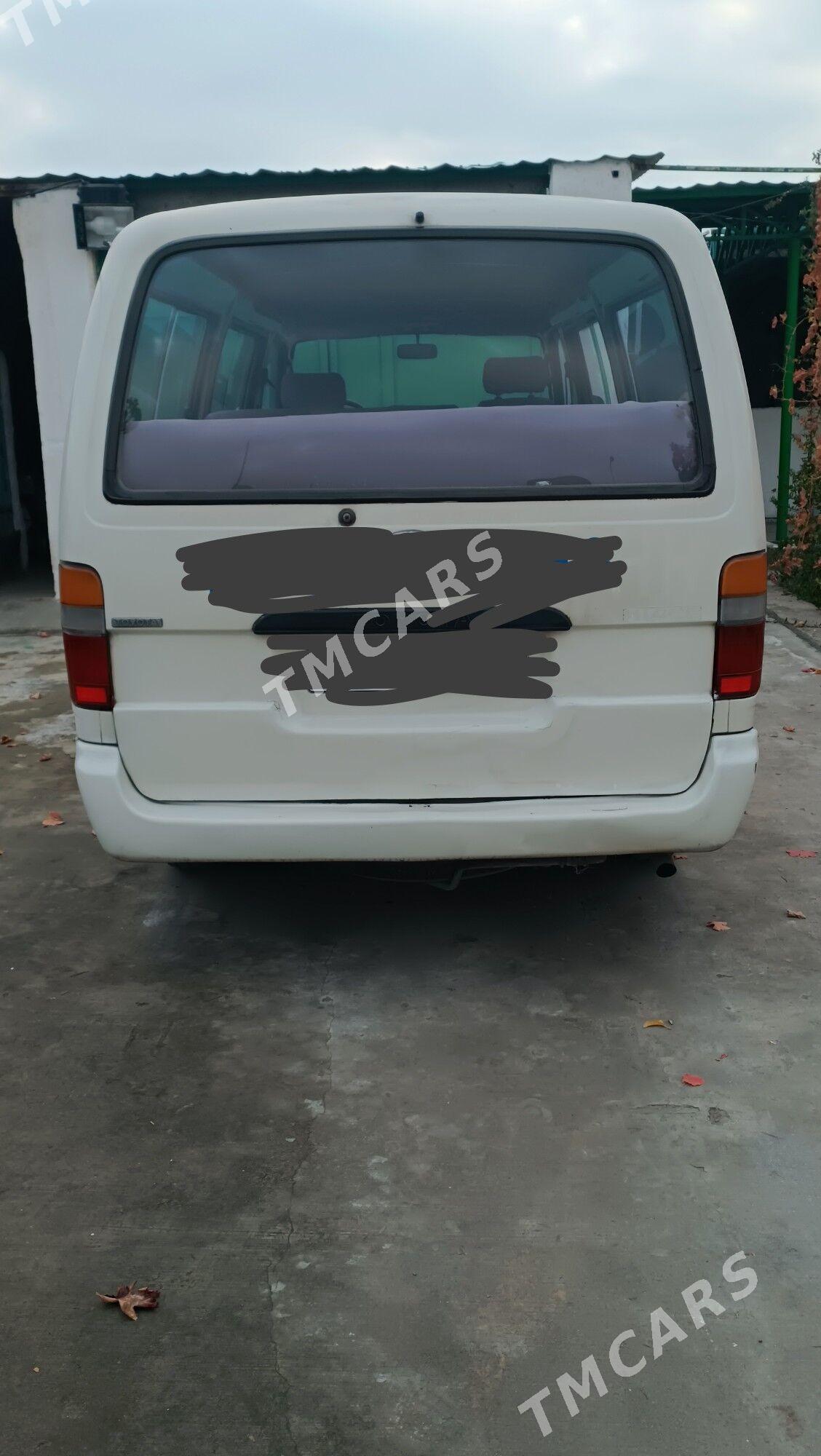 Toyota Hiace 2004 - 135 000 TMT - Aşgabat - img 4