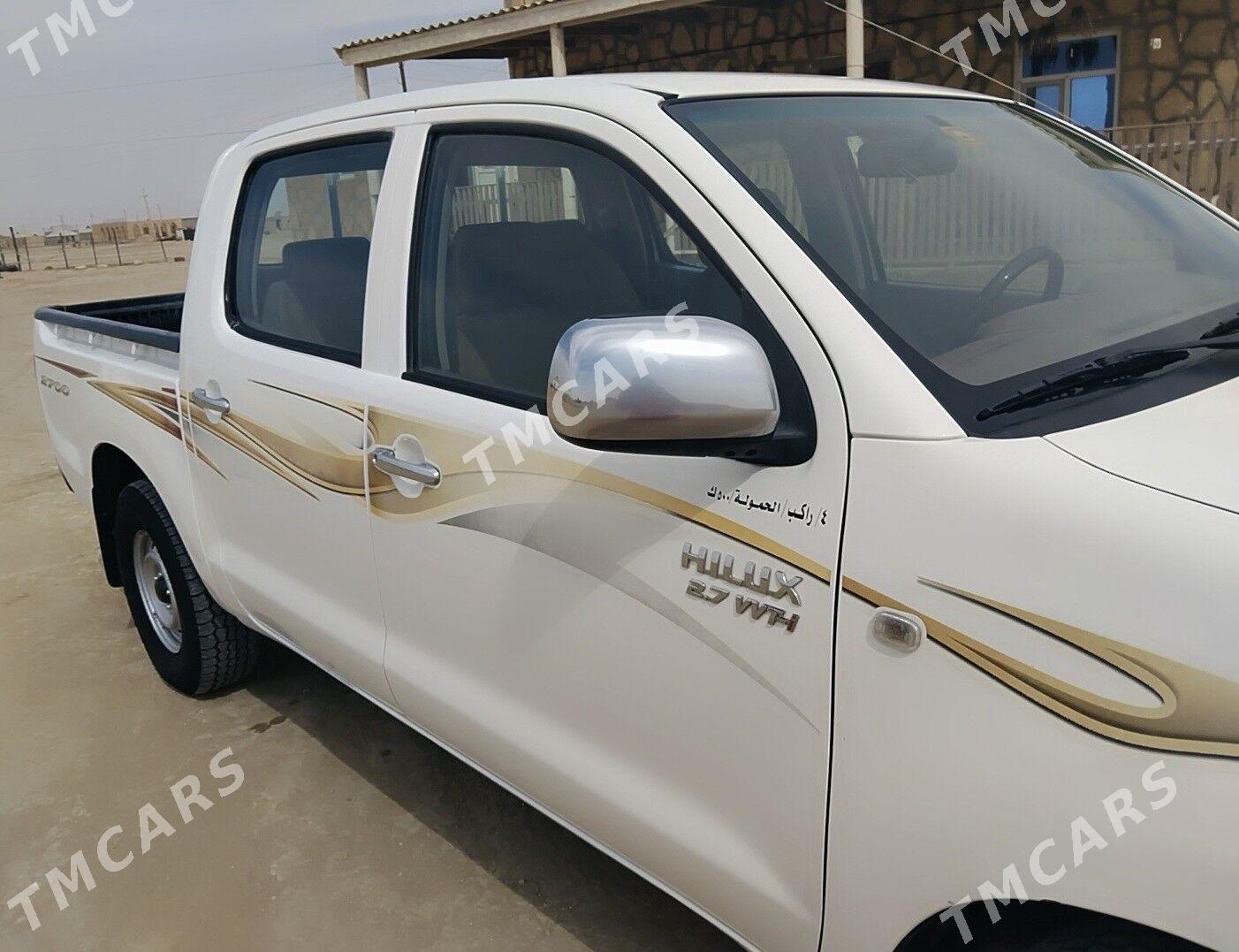 Toyota Hilux 2011 - 270 000 TMT - Эсенгулы - img 7