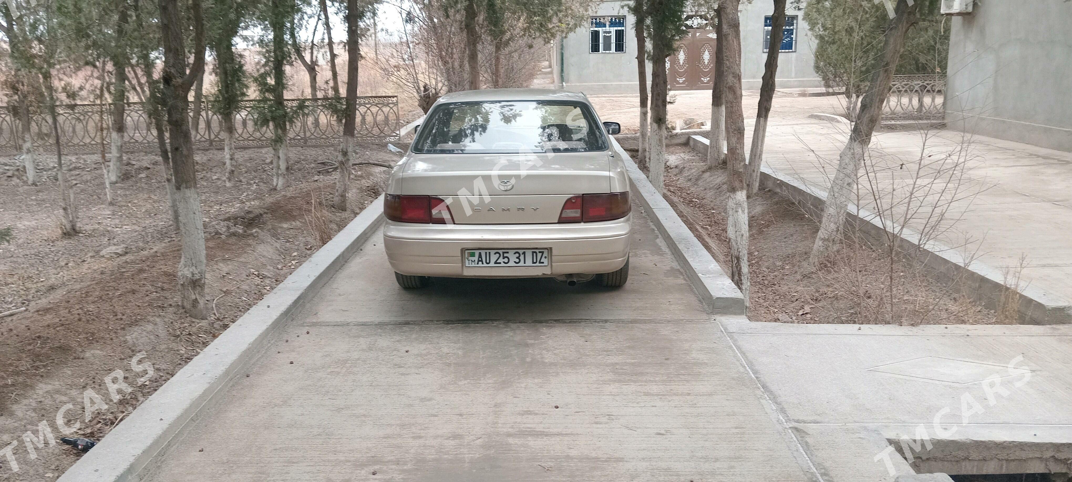 Toyota Camry 1995 - 70 000 TMT - Акдепе - img 2