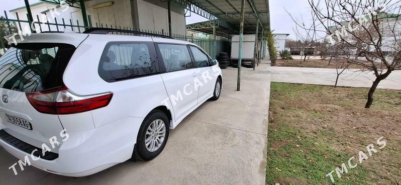 Toyota Sienna 2018 - 360 000 TMT - Täze zaman - img 6