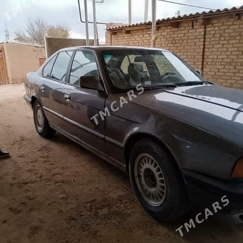 BMW 520 1990 - 35 000 TMT - Mary - img 5