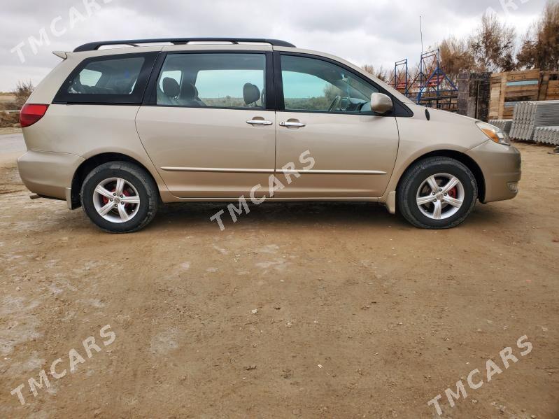 Toyota Sienna 2004 - 195 000 TMT - Ходжамбаз - img 9