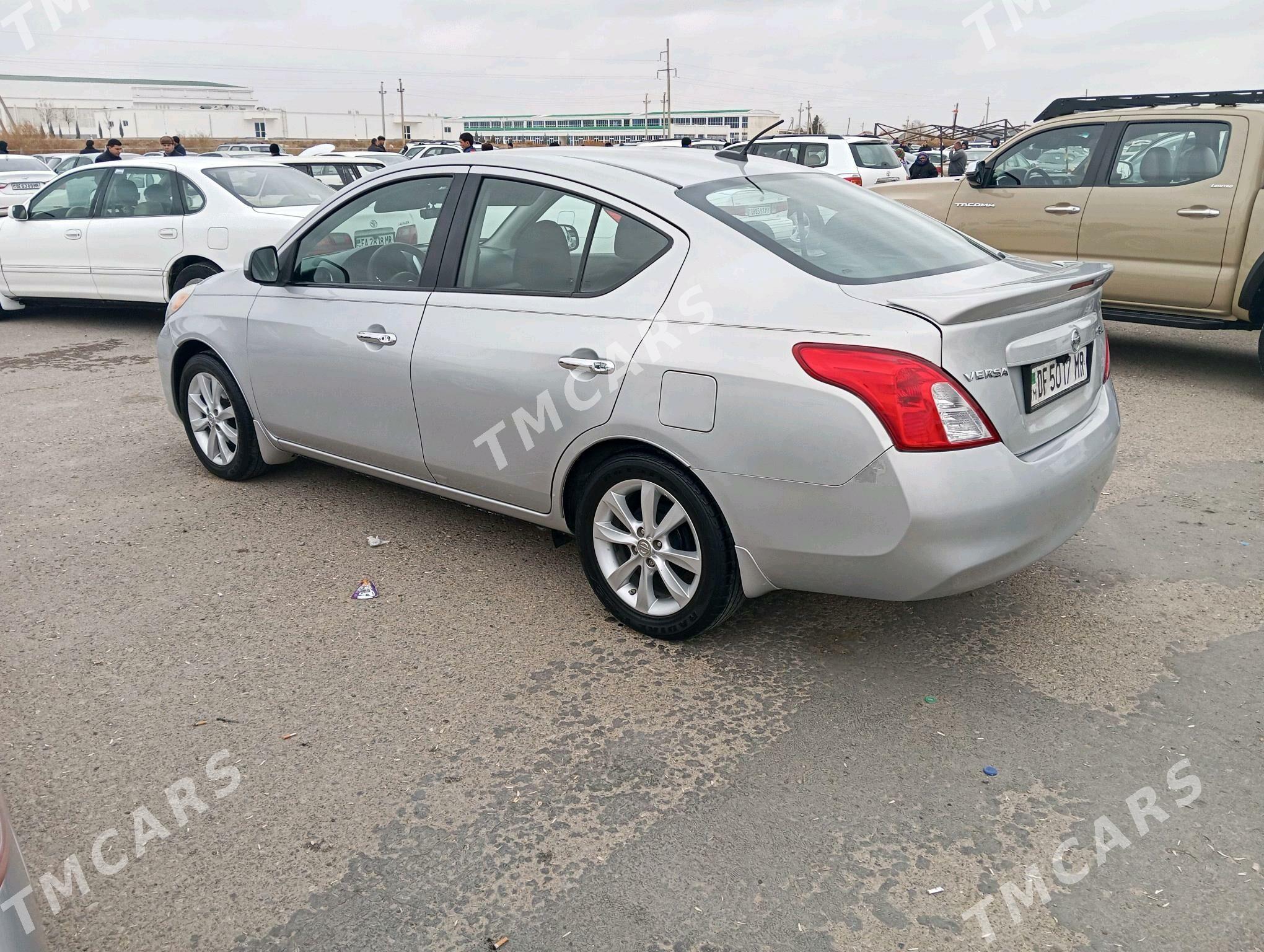 Nissan Versa 2013 - 110 000 TMT - Мары - img 4