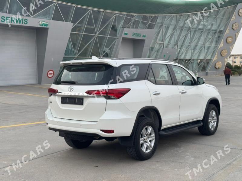 Toyota Fortuner 2018 - 440 000 TMT - Ашхабад - img 4