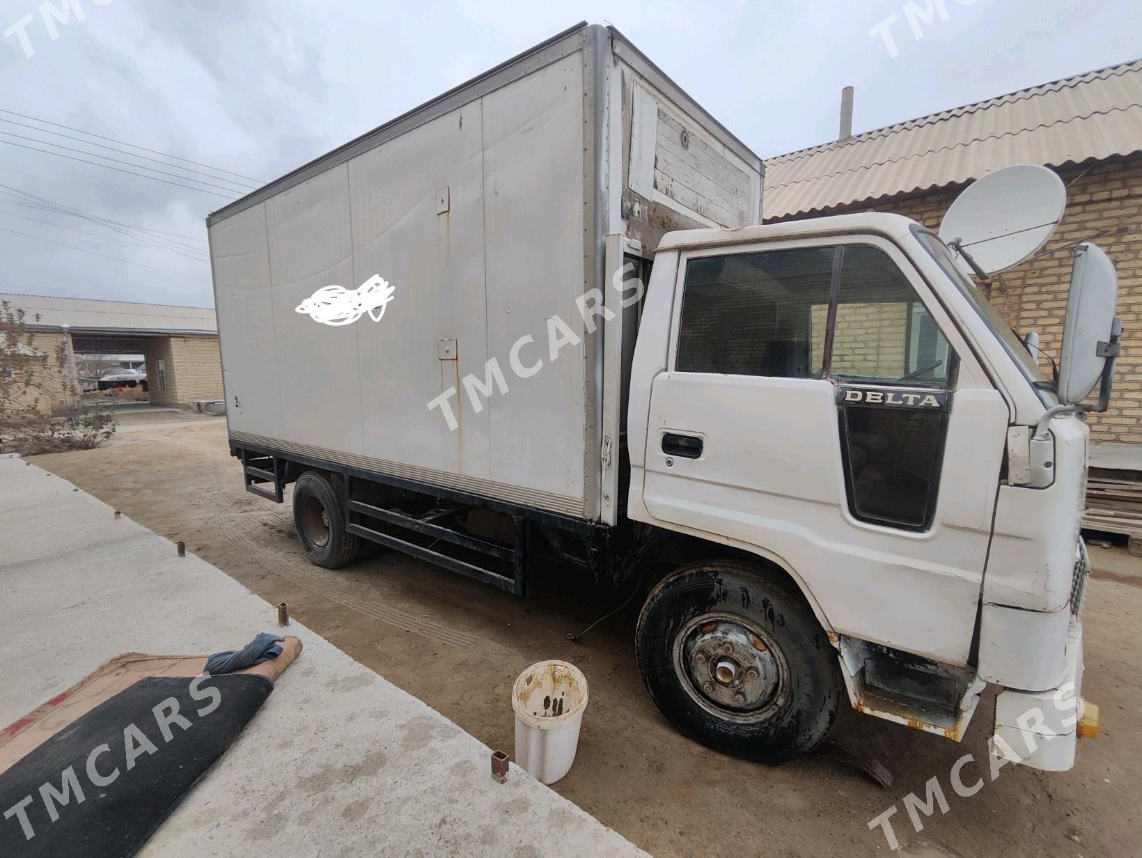 Toyota Dyna 1998 - 75 000 TMT - Мары - img 3