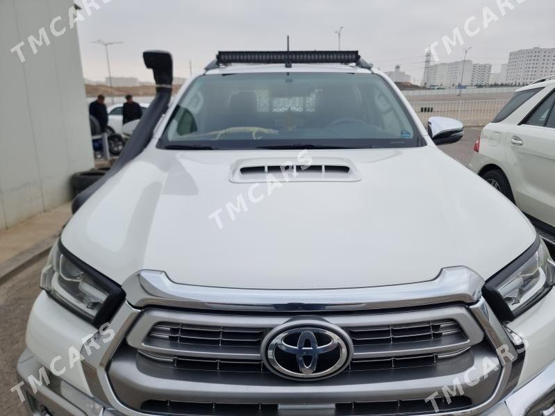 Toyota Hilux 2021 - 700 000 TMT - Aşgabat - img 4