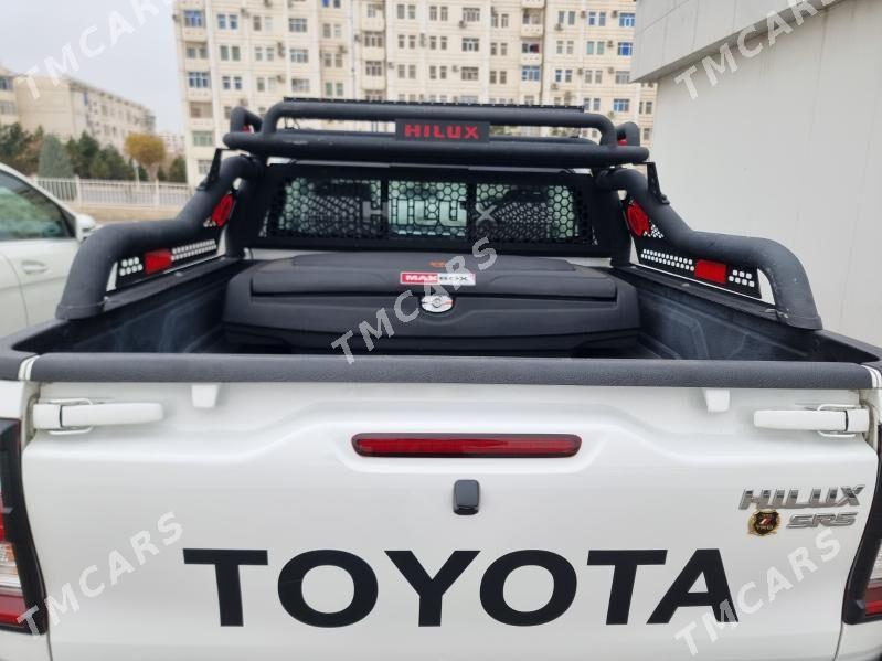 Toyota Hilux 2021 - 700 000 TMT - Aşgabat - img 2