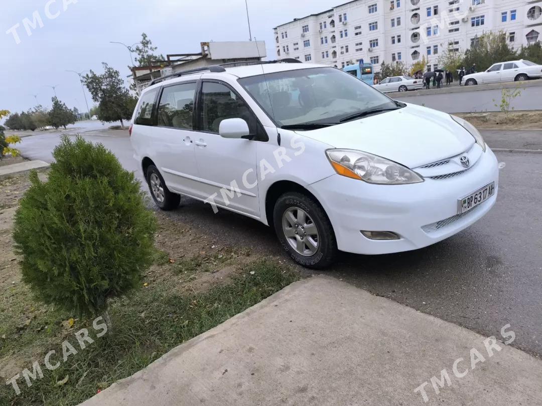 Toyota Sienna 2006 - 170 000 TMT - Aşgabat - img 3