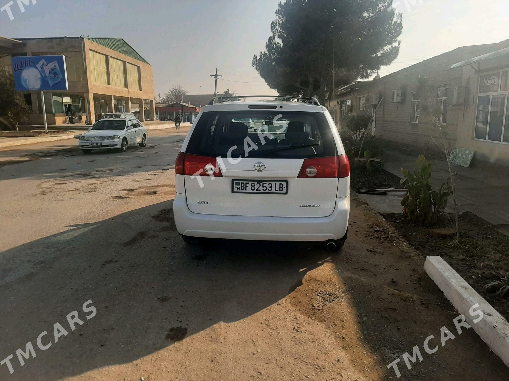 Toyota Sienna 2006 - 190 000 TMT - Halaç - img 2